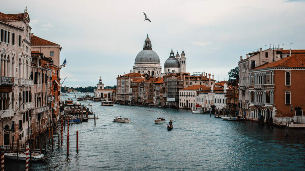 Jak najít nejlevnější letenky do Benátek