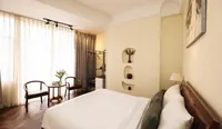 9 Hostel and Suites