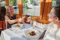 Amsterdam: Luxusní 3chodová večeře s plavbou po kanálech
