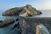 Bilbao: Gaztelugatxe, Bermeo, Mundaka, Gernika a prohlídka vinic