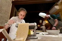 Boloňa: Těstoviny a Tiramisu s vínem