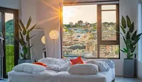Glue Hotel