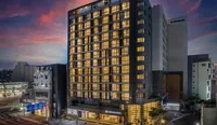 Golden Daisy Hotel
