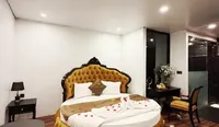 Golden Hotel