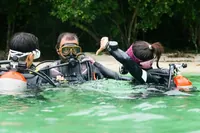 Koh Chang: Objevte potápění pro začátečníky se 2 ponory.