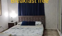 Nely y Pietro share apartment