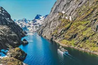 Od Svolvær: Tichá plavba Trollfjordem po Lofotských ostrovech