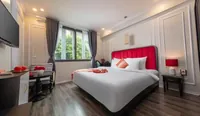 Omina Hotel & Travel