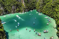 Phuket: Phi Phi a Bambusový ostrov s obědem formou bufetu