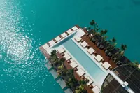 Phuket: YONA Floating Beach Club Denní zážitek