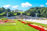 Prohlídka zámku Schönbrunn a zahrad s možností přeskočení fronty