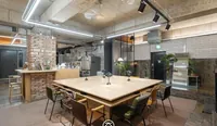 Travel Light Hostel