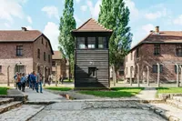 Z Krakova: Oficiální prohlídka Osvětimi-Birkenau a vyzvednutí v hotelu