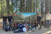 Z San Francisca: Celodenní výlet do Yosemite s pěší túrou mezi sekvojemi a vyzvednutím