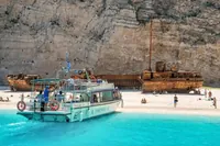 Zakynthos: Prohlídka Above & Beyond – vrak lodi a Modré jeskyně