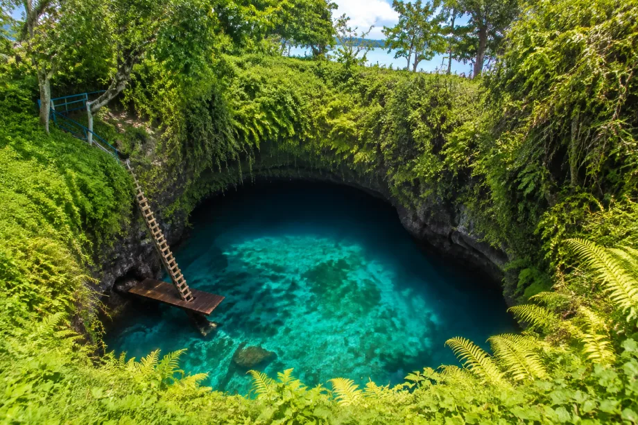 To Sua Ocean Trench
