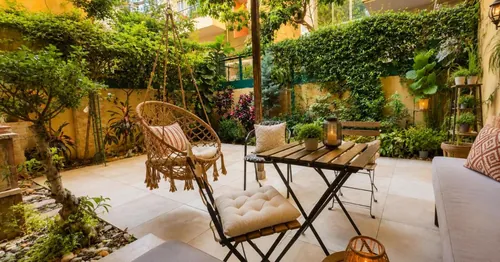 Charm Vintage Achrafieh Apt