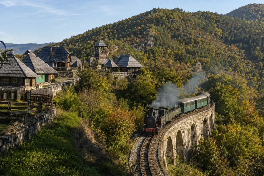 Drvengrad a Šargan