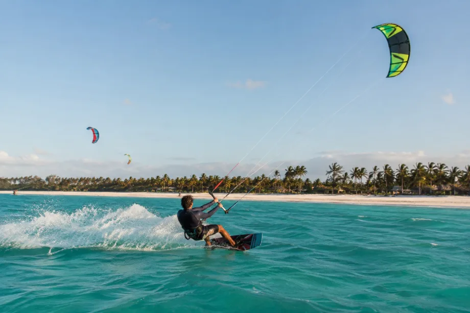 Kitesurfing