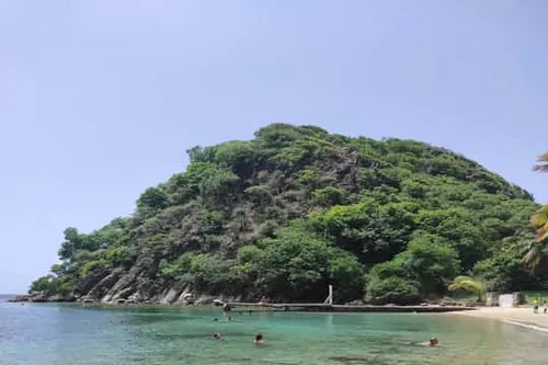 Les Saintes: výlet lodí do jedné z nejkrásnějších zátok na světě