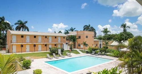 Orange Hill Beach Inn