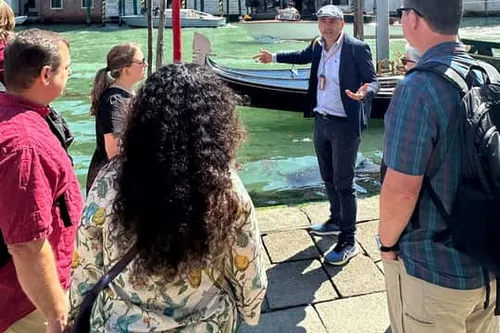 Pěší prohlídka nejzajímavějších míst města s místním průvodcem