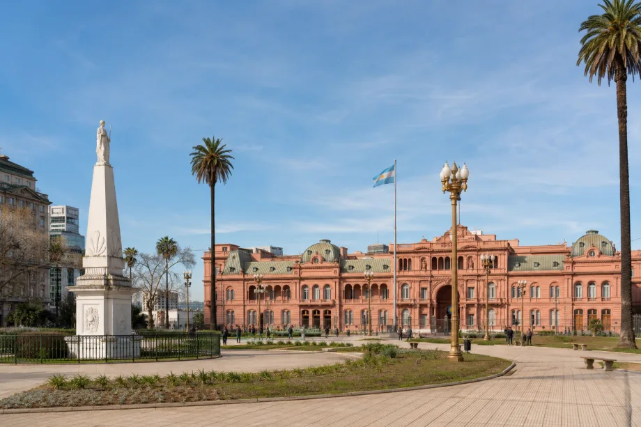 Plaza de Mayo a Casa Rosada