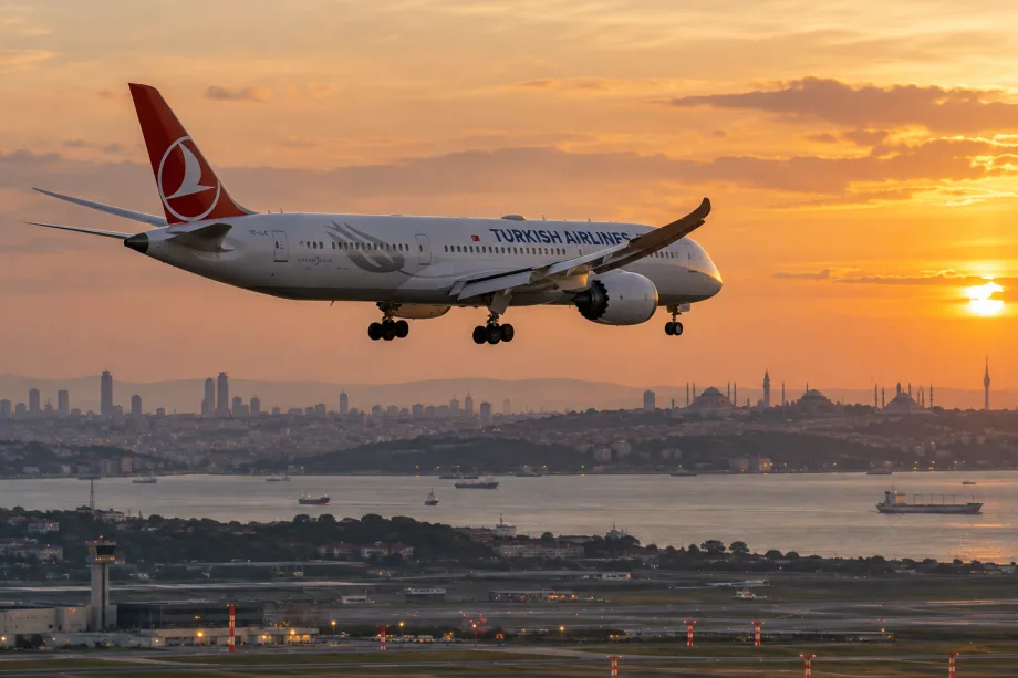 Turkish Airlines stopover: hotel v Istanbulu zdarma (2026)