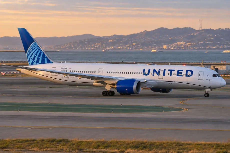 Zpožděný let s United Airlines: jak získat kompenzaci až 600 €