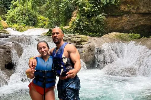 Z Montego Bay: vodopády Dunn's River a Blue Hole