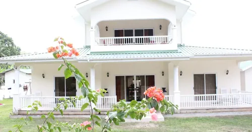 Julie's Holiday Home