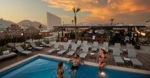 Mayan Monkey Los Cabos - Social Hostel