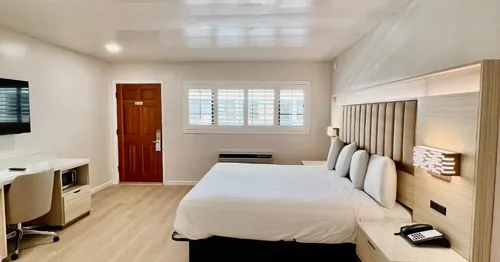 Nob Hill Motor Inn
